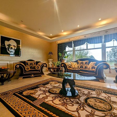 Finn Village - Loch Lomond Villa B&B - Black Room With Jacuzzi-Style Bath 格拉斯哥 外观 照片