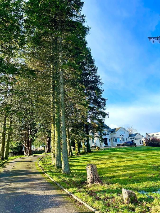 Finn Village - Loch Lomond Villa B&B - Black Room With Jacuzzi-Style Bath 格拉斯哥 外观 照片